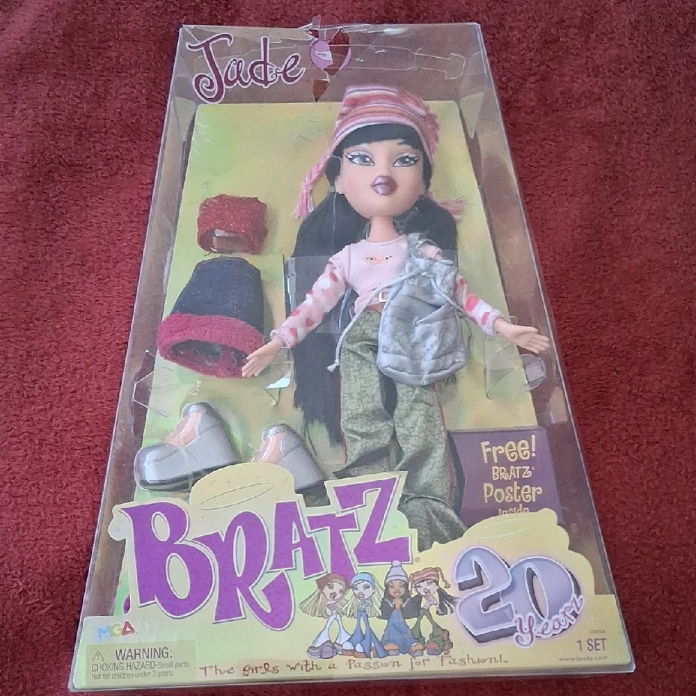 Jade Doll with Fashion Accessories - Picture 1 of 8